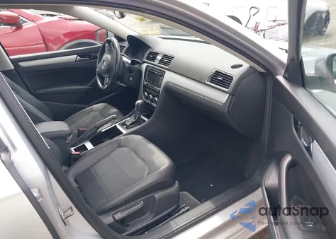 2012 Volkswagen Passat 2.5L Se из США, поврежденный, VIN 1VWBP7A38CC080377